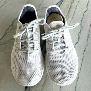 Allbirds Size 9. Excellent condition. Only worn once.